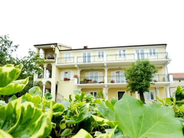 Apartment Karlo Liznjan - Image 1