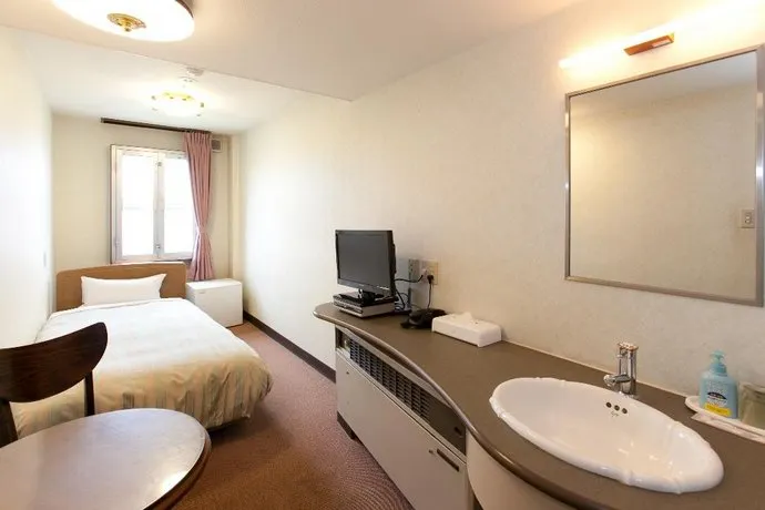 Kanazawa Minato Hotel - Image 1