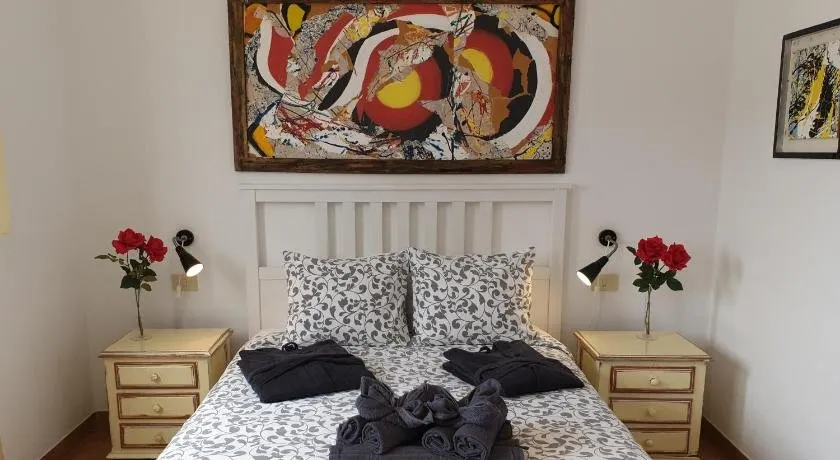 Absolute Beachfront Apartment - Image 1