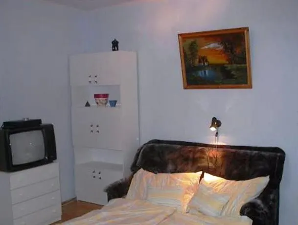 Balatoni Nyár Vendégház - Image 1