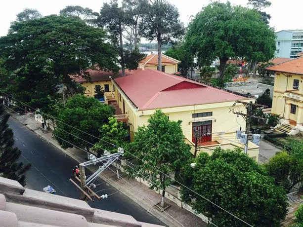 Khanh Quynh Hotel - Image 1