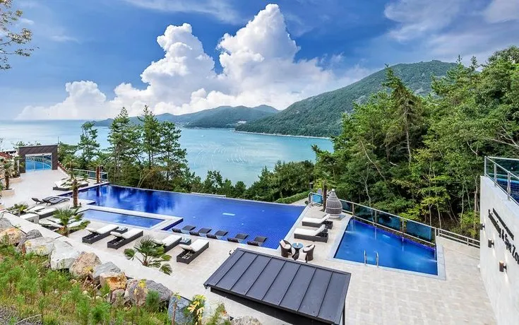 Fin Morning Resort - Image 1