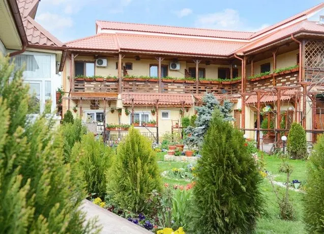 Pensiunea Rosu - Image 1