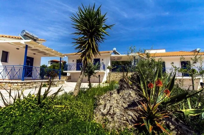 Lontos Suites - Image 1