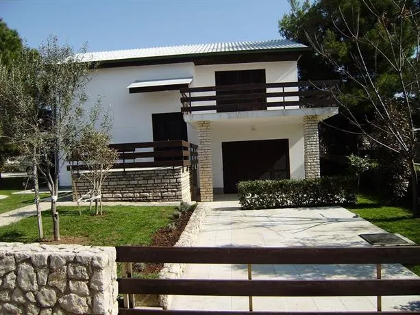 Apartment Ela - Image 1