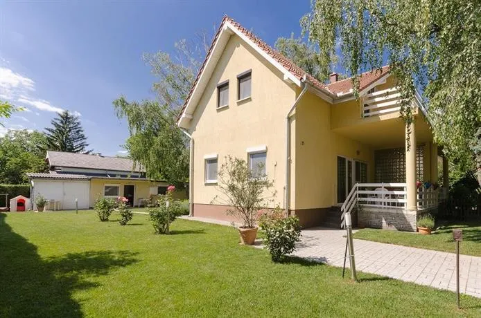 Kenese Gyongye Apartmanhaz - Image 1