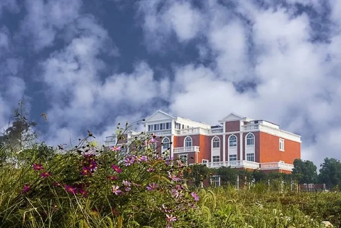 Simon Manor - Image 1