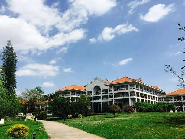 YAYI INN - Image 1