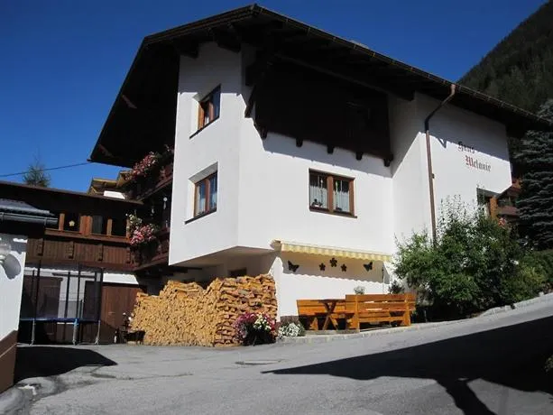 "HAUS MELANIE" inklusive SILVRETTA PREMIUM SUMMERCARD - Image 1