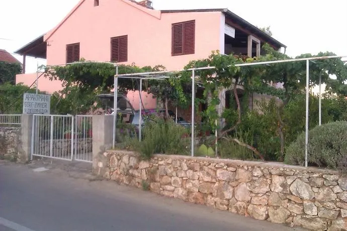 Guesthouse Eljuga Family - Image 1