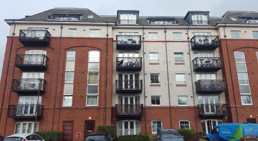 Edinburgh City Deluxe Apartment - Image 1