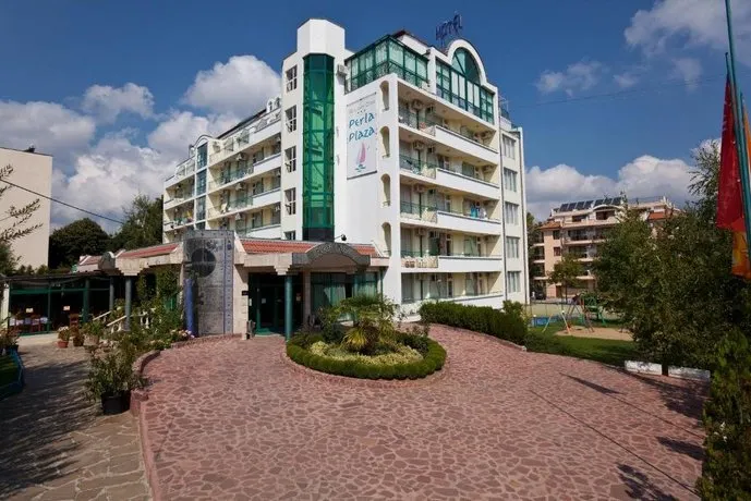 Perla Plaza Hotel - Image 1