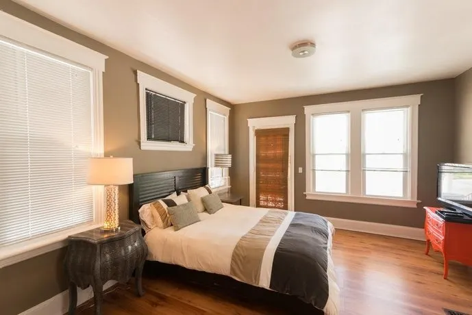 Mikell's Hideaway - Image 1