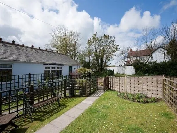 Coverack Cottage - Image 1