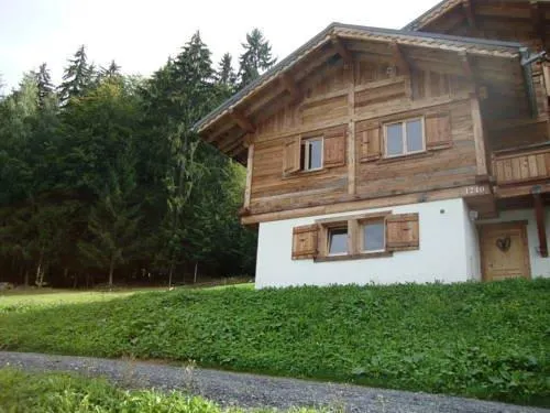 Le Caribou - Image 1