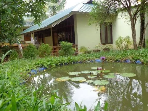 Silent Summit Cottage - Image 1