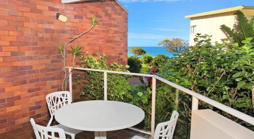 Unit 4 'Coolum Cove', Coolum Beach - Image 1