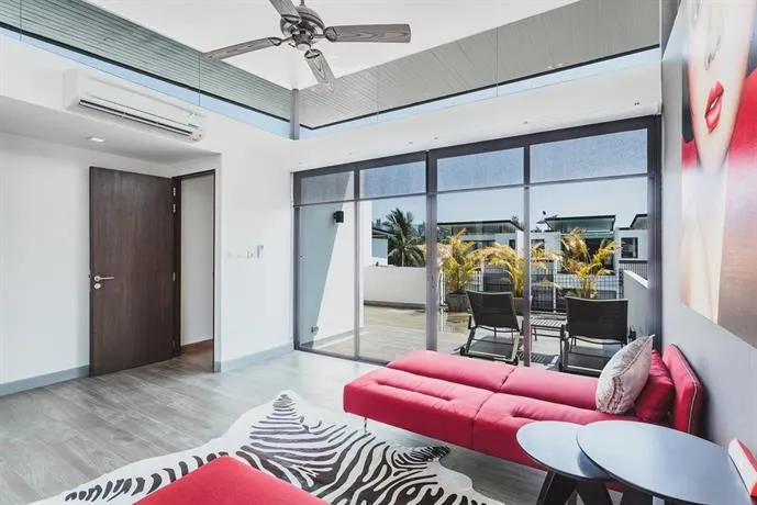 Town House in Laguna Park 56-50 - Image 1