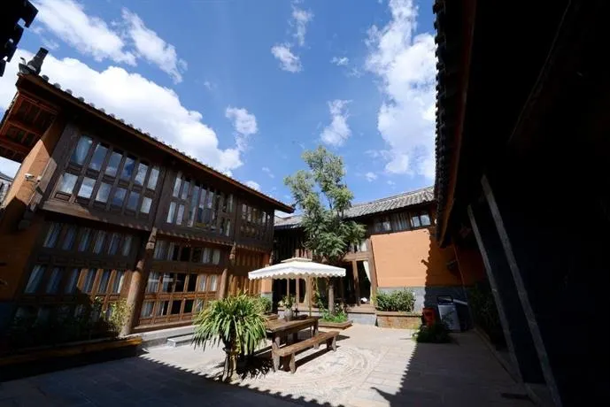 Xin Huifeng Resort Hotel - Image 1