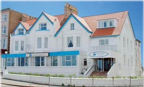Surfers Hotel - Image 1