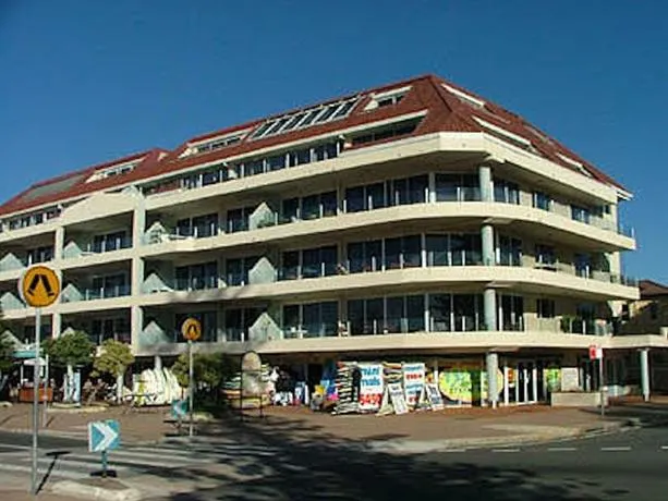Manly Seaside Holiday Apartments - Image 1
