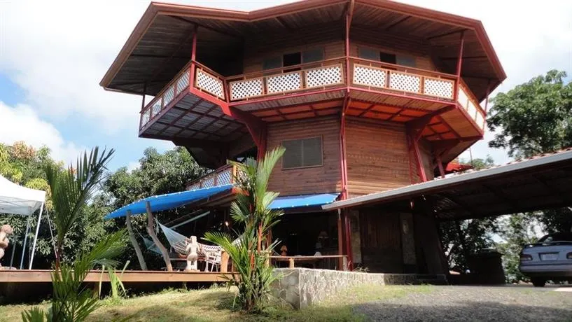 Mango Lodge, Costa Rica, Bungalow Rentals & Art Retreat - Image 1