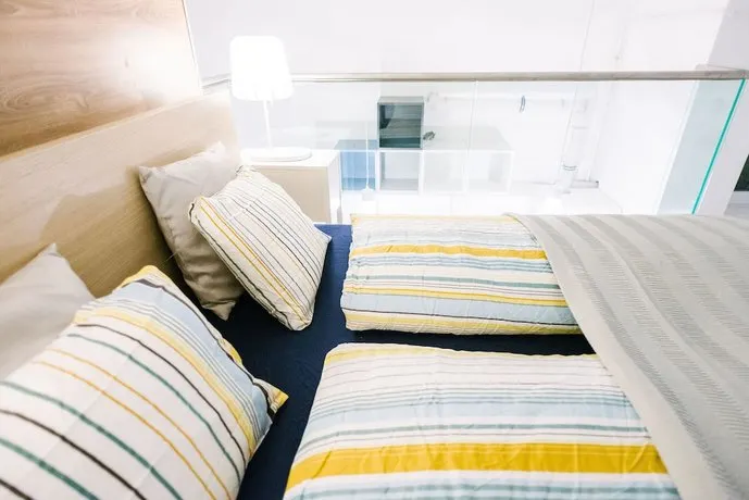 d.Five Diamond Apartment - Image 1