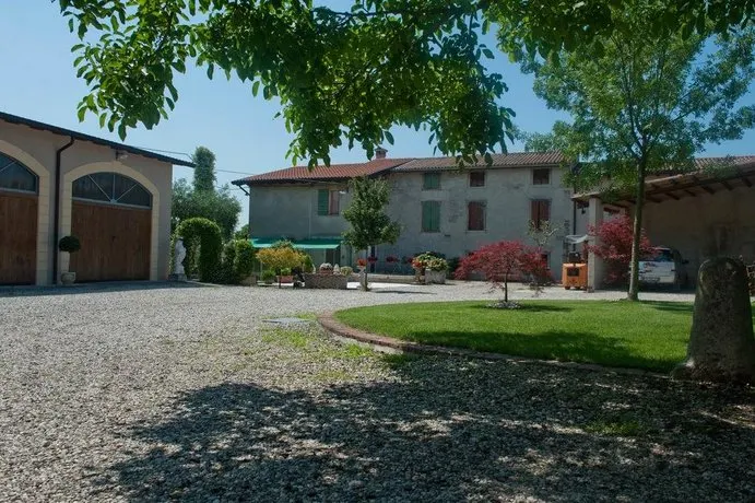 Appartamento "Casa Vacanze Corte Ara Decima" - Image 1