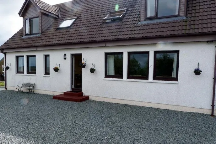 Hallaig Guest House - Image 1