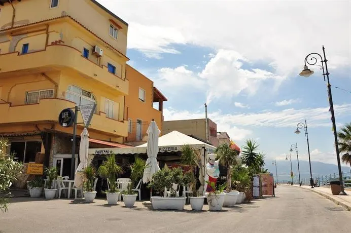 Le Bistro Trappeto - Image 1