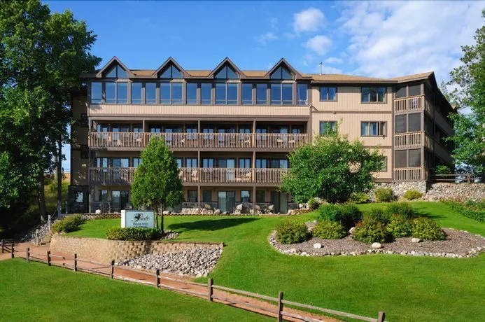 The Pointe Hotel And Suites - Image 1