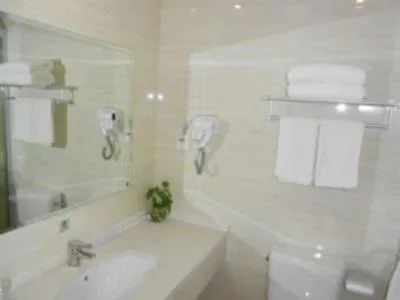 Cosy Hotel - Image 1