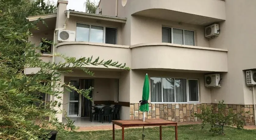 Sea House - Image 1