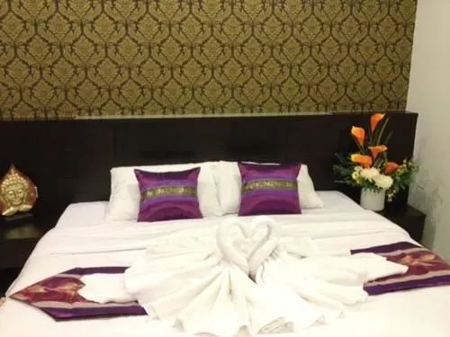 Nina's Hotel - Image 1