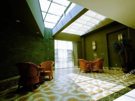 Tokyo Hotels - Image 1