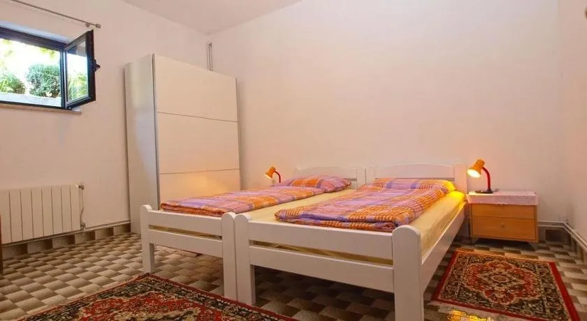 Apartment Burmy - Image 1