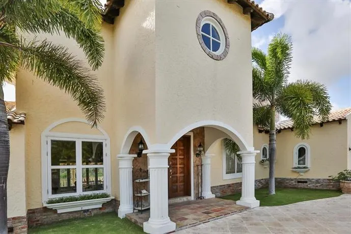Bayview Villa Willemstad - Image 1