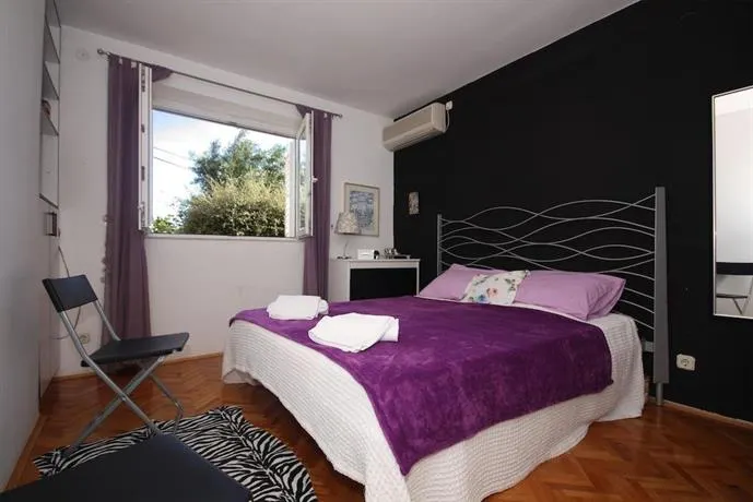 Charming Apartment - Image 1