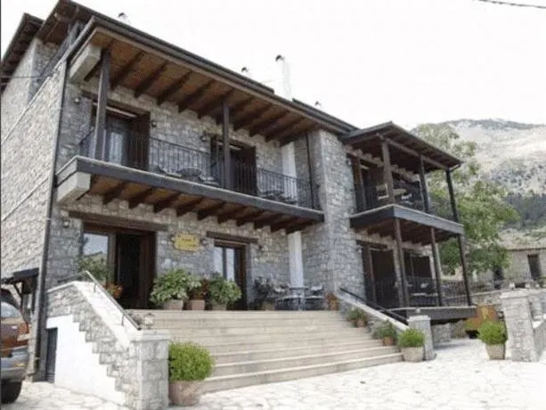 Asimina Guesthouse - Image 1