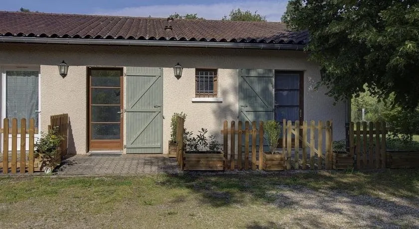 Gite Bouligneux, 2 pièces, 4 personnes - FR-1-493-49 - Image 1