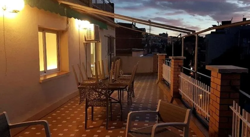 Big terrace and bright penthouse for 6 persons - Image 1