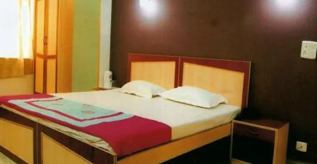Hotel Kalyan Palace - Image 1