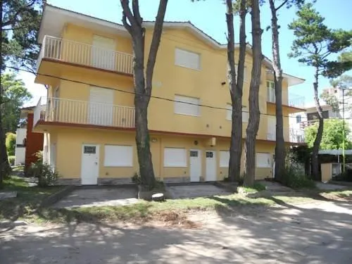 America Apartamentos Pinamar - Image 1