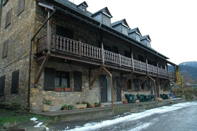 Hotel Castieru - Image 1