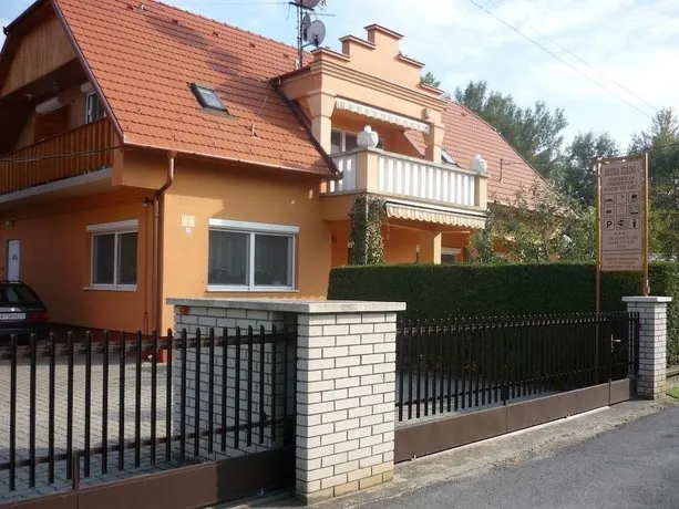 Szabó Nyaralóház - Image 1