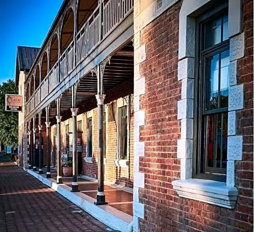 Belmore Hotel Scone - Image 1