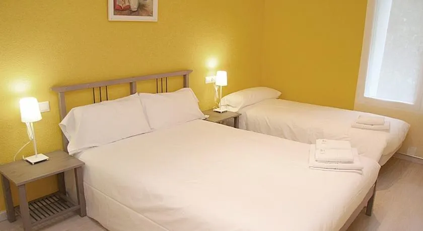 Rent4days Sagrada Familia Apartments - Image 1