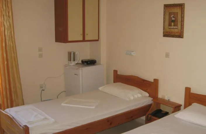 Venus Rooms - Image 1