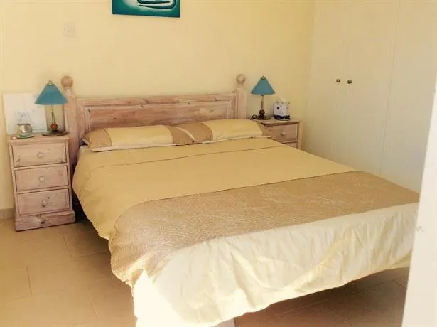 Peyia Seaview Holiday Home - Image 1