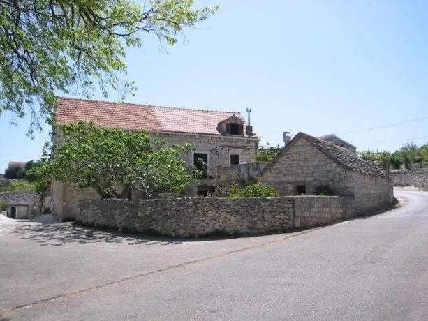 Augustinovi Dvori - Image 1
